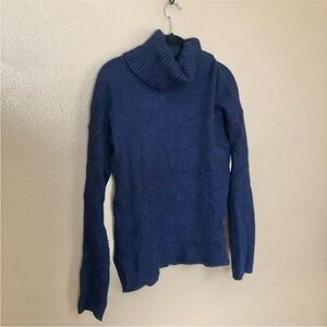 Gap Navy Wool Blend Turtleneck Size M